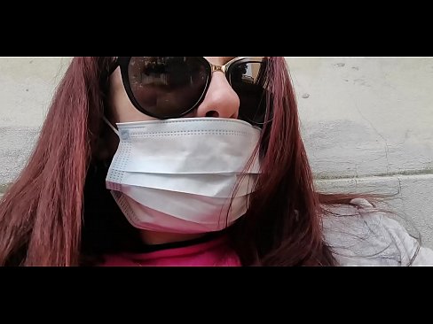 ❤️ Si Nicoletta nanimalos sa iyang silingan ug nangihi sa iyang garahe (Special Covid19 Italian Quarantine) Porn video sa amon ☑