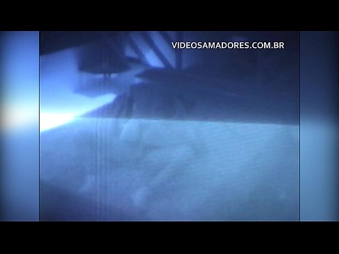 ❤️ Gipasalida sa bana ang iyang asawa nga nakighilawas sa silingan ug nahibal-an nga siya usa ka cuckold Porn video sa amon ☑