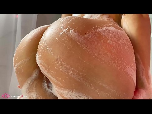 ❤️ Brunette Masturbates Pussy uban sa Vibrator sa Intense Orgasm sa Shower Porn video sa amon ☑