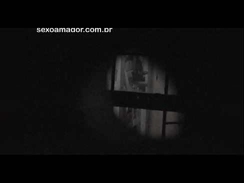 ❤️ Si Blondie sekretong nakuhaan og video sa usa ka voyeur sa kasilinganan nga gitago sa luyo sa mga haw-ang nga tisa Porn video sa amon ☑