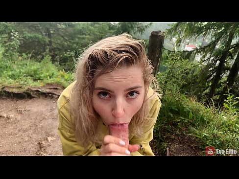 ❤️ Babaye milamoy cum human sa usa ka publiko blowjob - Eva Elfi Porn video sa amon ☑