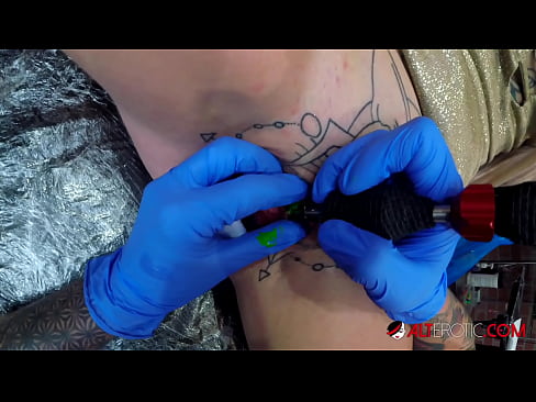 ❤️ Si Sully Savage adunay tattoo sa iyang clitoris Porn video sa amon ☑